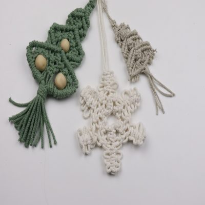 diverse kerstdecoraties van macrame coloursoflife.nl